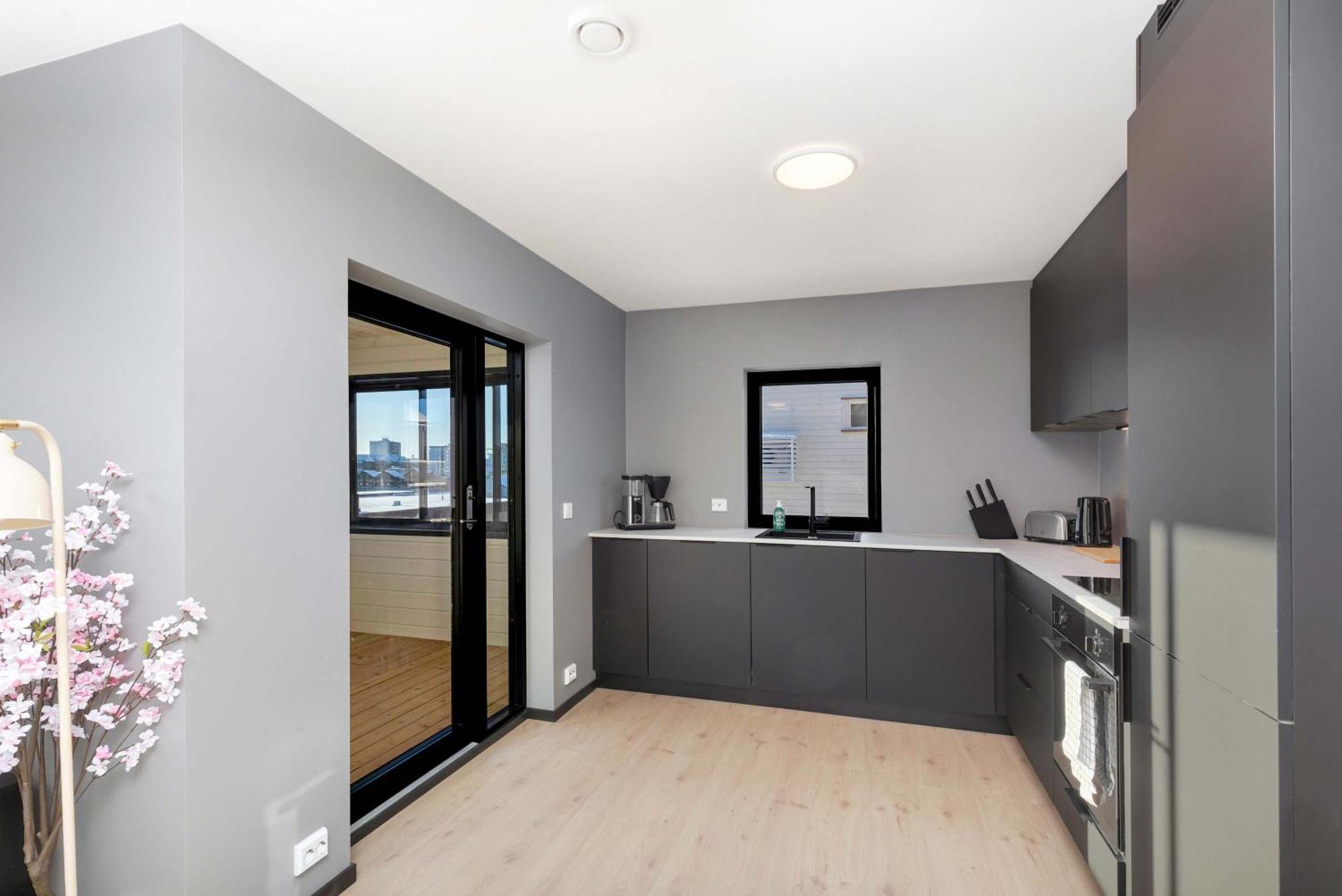 Dinbnb L 5 Bedrooms I Jacuzzi & El-parking L 24l7 Check In * Kristiansand